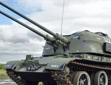 ZSU-57-2 «Sparka»: Ποιο ήταν το πανίσχυρο σοβιετικό αντιαεροπορικό πυροβόλο; (βίντεο)